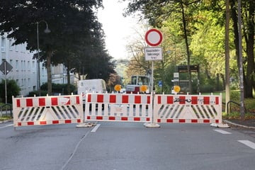 Chemnitz: Wasserrohrbruch auf dem Kaßberg: Straße voll gesperrt