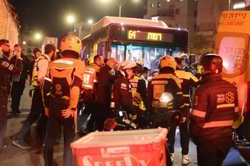 Nahost-Konflikt: Bus überrollt Demonstranten in Israel