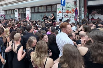 Leipzig: Geheimes Kraftklub-Konzert in Leipzig? Menschenmassen fluten eine ganze Straße