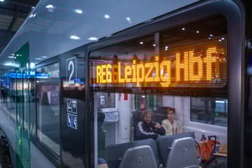 Jungfernfahrt durch Sachsen: Akkuzug zwischen Chemnitz und Leipzig unterwegs