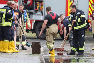 Volle Keller, Unfälle, geflutete Straßen: Feuerwehr im Dauereinsatz in Sachsen-Anhalt