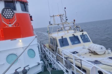 Männer aus Lebensgefahr gerettet! Schiff droht auf offener See zu sinken