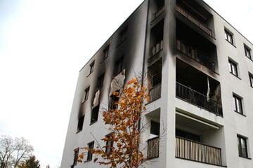 Leipzig: Brand in Mehrfamilienhaus: Schwerverletzte und zerstörte Wohnungen