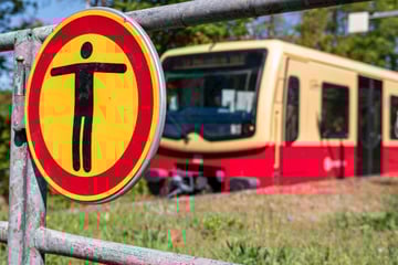 Beim S-Bahn-Surfen gegen Hindernis geprallt: 20-Jähriger tot