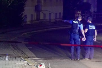 Messerattacke: Gewalttat in Bad Muskau: Schwer verletzter Mann (28) auf Straße gefunden