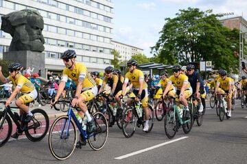 Chemnitz: "Tour de France" in Chemnitz? Friedens-Radler treten für ein großes Ziel in die Pedale