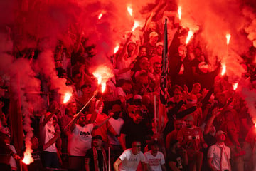 Wenn Fans Bengalos abfackeln: Bald Pyro-Punktabzug für Bundesliga-Klubs?