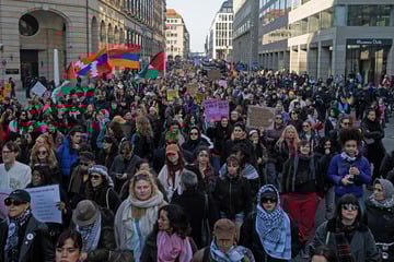 Weltfrauentag: Etliche Demos ziehen durch Berlin