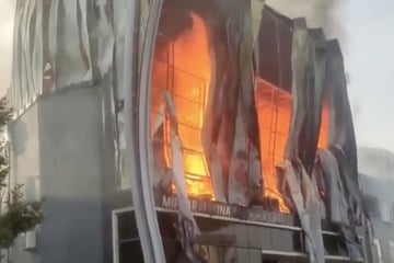 Parfüm-Lagerhaus geht in Flammen auf: Sechs Tote