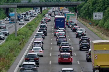 Viel Verkehr zum Feiertag: Wo es in NRW eng wird