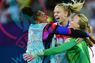 Frauen-EM im Liveticker: Titelverteidiger England zieht nach Elfmeter-Drama ins Halbfinale ein!
