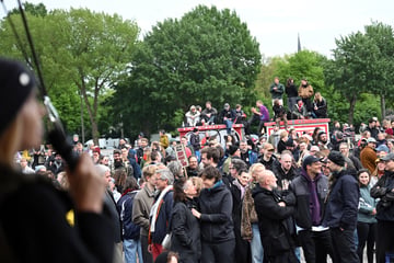 Berlin: Gegen Frauenhass statt Sauf-Tour: Männer setzen am Vatertag Zeichen in Berlin