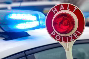 Mit 180 km/h über Bundesstraße: Polizeistreife fasst drei junge Raser