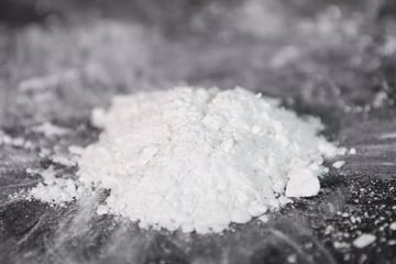 Köln: Er hatte Kokain und Crack dabei: Kölner Polizei schnappt mutmaßlichen Drogendealer in Mülheim