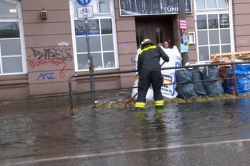 Bundesamt warnt vor Sturmflut, Elbe auch betroffen