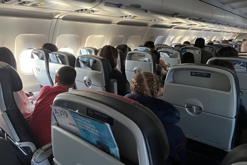 Nicht buchen! Flugbegleiter warnt vor ganz bestimmter Sitzreihe im Flieger