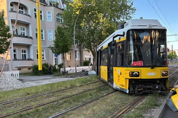 Heftiger Crash in Berlin-Lichtenberg: Vier Verletzte bei Tram-Entgleisung