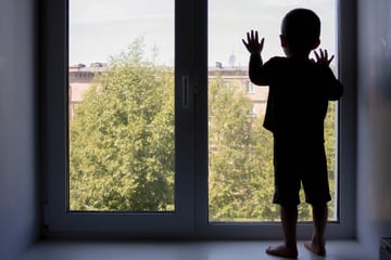 Schreckmoment in Dresden: Junge (3) verschwindet aus Wohnung