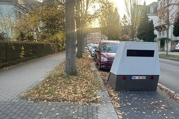 Dresden: Superblitzer im Wohngebiet: Hier bretterte ein Autofahrer mit fast 100 Sachen entlang