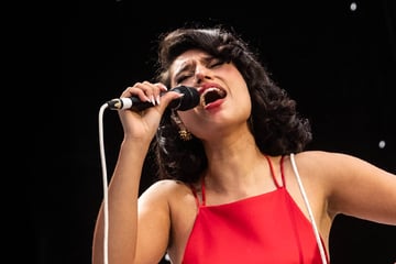 Raye in Berlin: Mit modernem Big-Band-Sound zur großen Party