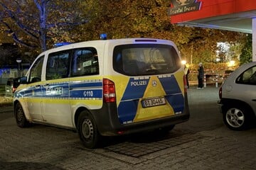 Not-OP! 47-Jähriger wird in Lichtenrade vor Café angeschossen