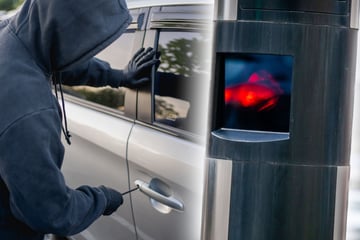 Chemnitz: Nach Autodiebstahl-Serie in Chemnitz: Mutmaßlicher Täter geblitzt, Bild veröffentlicht