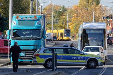 Oberleitungen abgerissen: Unfall sorgt in Dresden für Verkehrseinschränkungen