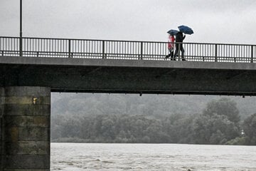 Liveticker zum Bayern-Unwetter: Nur noch vereinzelter Regen stimmt Meteorologen optimistisch