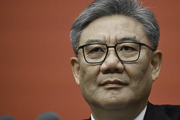 China commerce minister says Beijing and Washington can "totally find ways to resolve" disputes