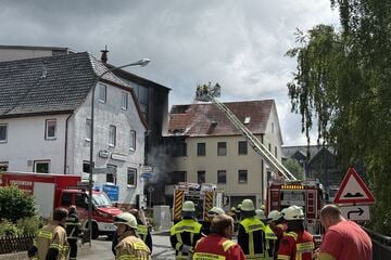 Feuer in alter Brauerei: Zwei Männer mit Rauchgasvergiftung im Krankenhaus