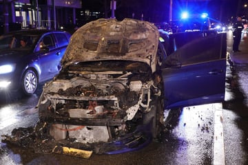 Dresden: Zum Feierabend-Verkehr: Renault legt Kreuzung in Südvorstadt lahm