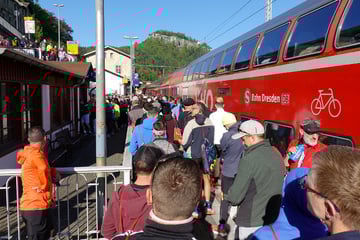 Rappelvolle Züge am Wochenende erwartet: So reagiert der VVO darauf