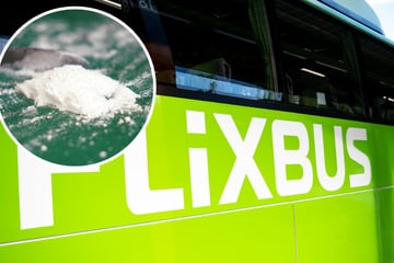 Schwitzender Mann schluckt mehr als ein Kilo Drogen, Ermittler fassen ihn in Flixbus