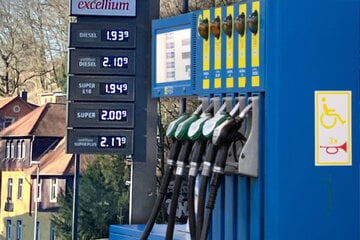 Schock-Preise an sächsischen Tankstellen: Jetzt lohnt sich Fahrt über die Grenze richtig
