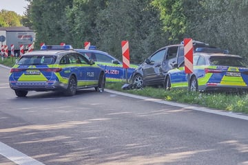 Unfall A81: Autofahrer flüchtet vor Kontrolle und rammt zwei Streifenwagen auf A81