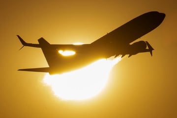 Fünf Menschen vermisst: Boeing 737 plötzlich vom Radar verschwunden