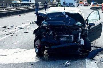 Unfall A6: Vollsperrung! Fünf Autos in A6-Unfall verwickelt, acht Verletzte