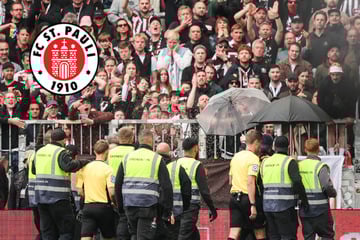 Becherwürfe am Millerntor! Schiedsrichter muss vor wütenden Fans geschützt werden