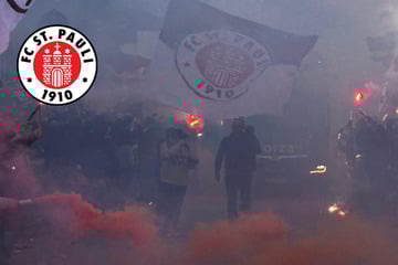 FCSP-Blog: Hunderte Fans empfangen Mannschaftsbus und zünden Pyro