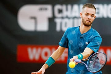 Er wollte bei 35 Grad kurz duschen! Deutsches Tennis-Ass fliegt vom Platz