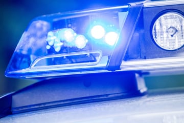 Trotz Hausverbot: 59-Jährige betritt Supermarkt und zeigt Hitlergruß