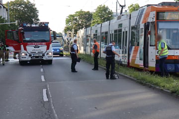 Fußgänger von Tram erfasst: Unfall in Mannheim endet tödlich