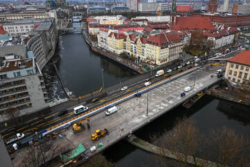 Mühlendammbrücke mehrere Wochen für Schiffe gesperrt