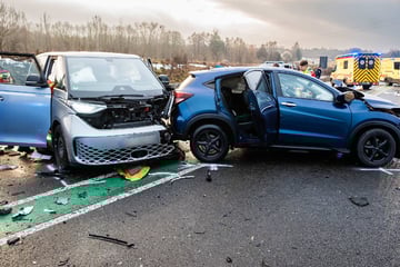 Schwerverletzter nach heftigem Verkehrsunfall bei Radeberg