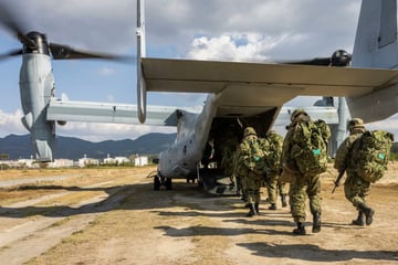 Japan and US launch joint military drills amid rising China tensions