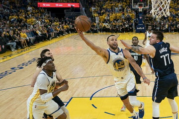 NBA Playoffs: Warriors stage mammoth comeback to leave Mavs hanging