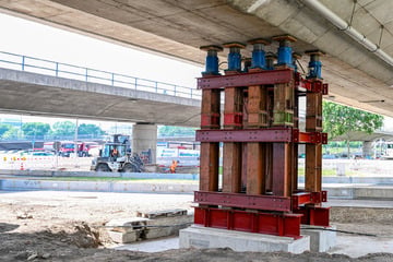 Dresden: Notstützen für Brücke Budapester Straße: Wird dort wirklich "unter Hochdruck" gearbeitet?