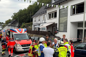 Explosion in Wohnhaus: Schwarzpulver geht hoch, acht Verletzte