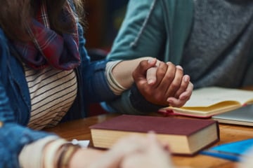 Christen, Muslime und Juden unter einem Dach: Stadtrat spricht sich für "Drei-Religionen-Schule" aus