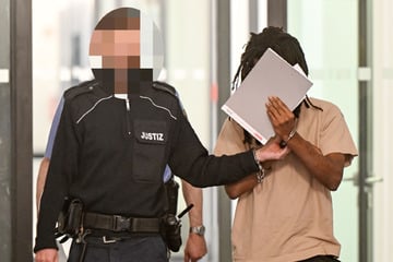 "Deinen Penis schneide ich ab": Krimineller Messermann vor Gericht
